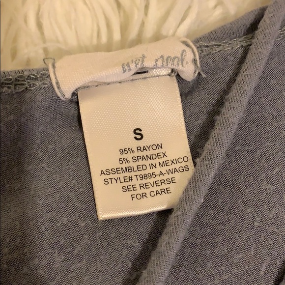 Wet seal blue tank top - Picture 3 of 3